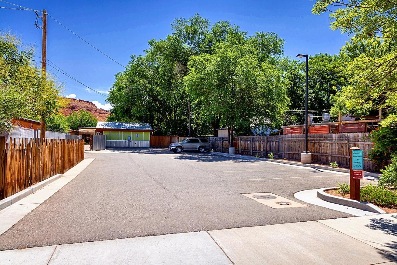 Downtown Kokopelli # 2- Newly Remodeled Stylish Studio Moab Exterior photo