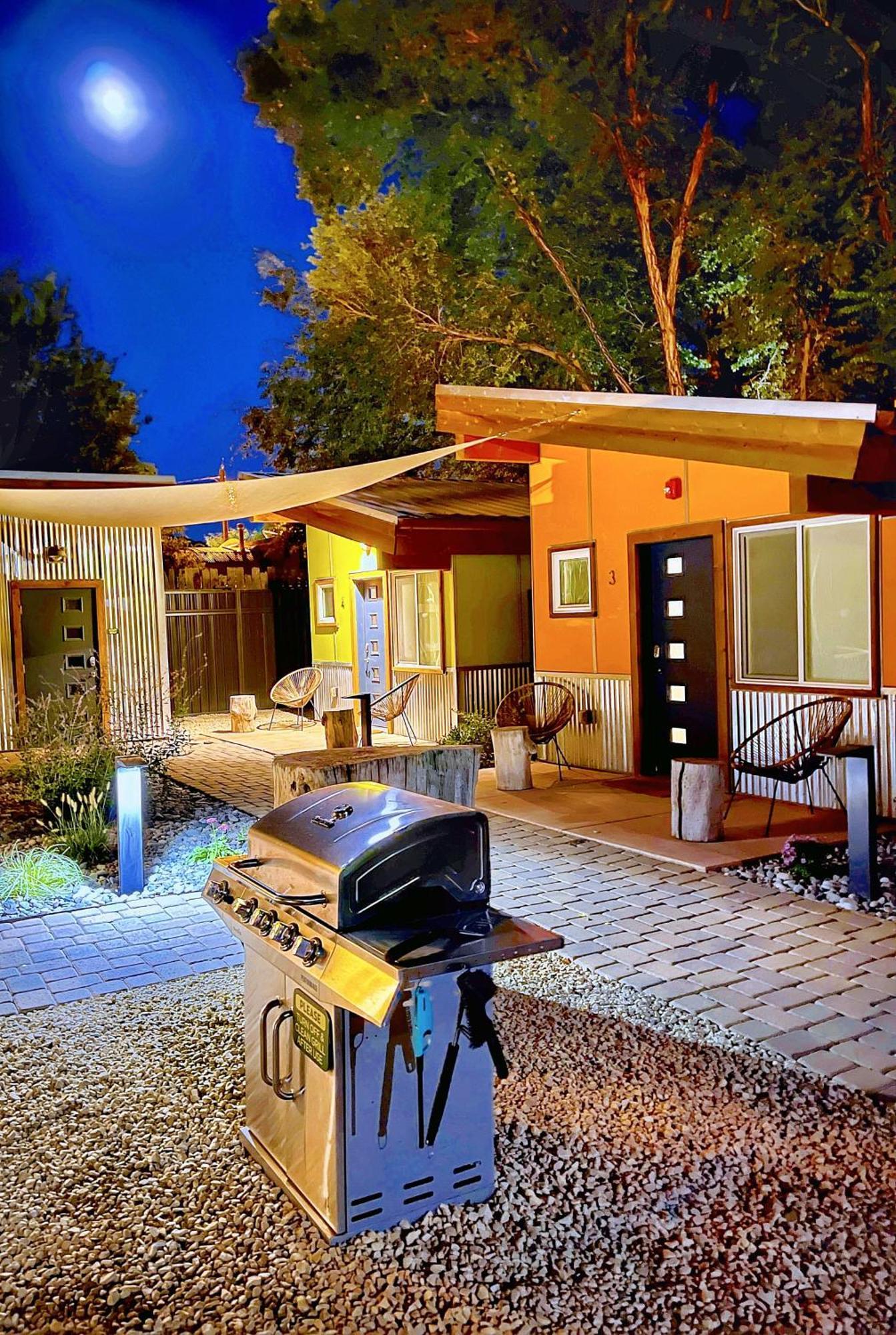 Downtown Kokopelli # 2- Newly Remodeled Stylish Studio Moab Exterior photo